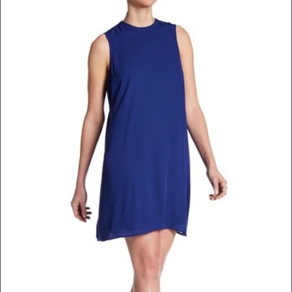 DR2 Sleeveless Pleated Back Dress